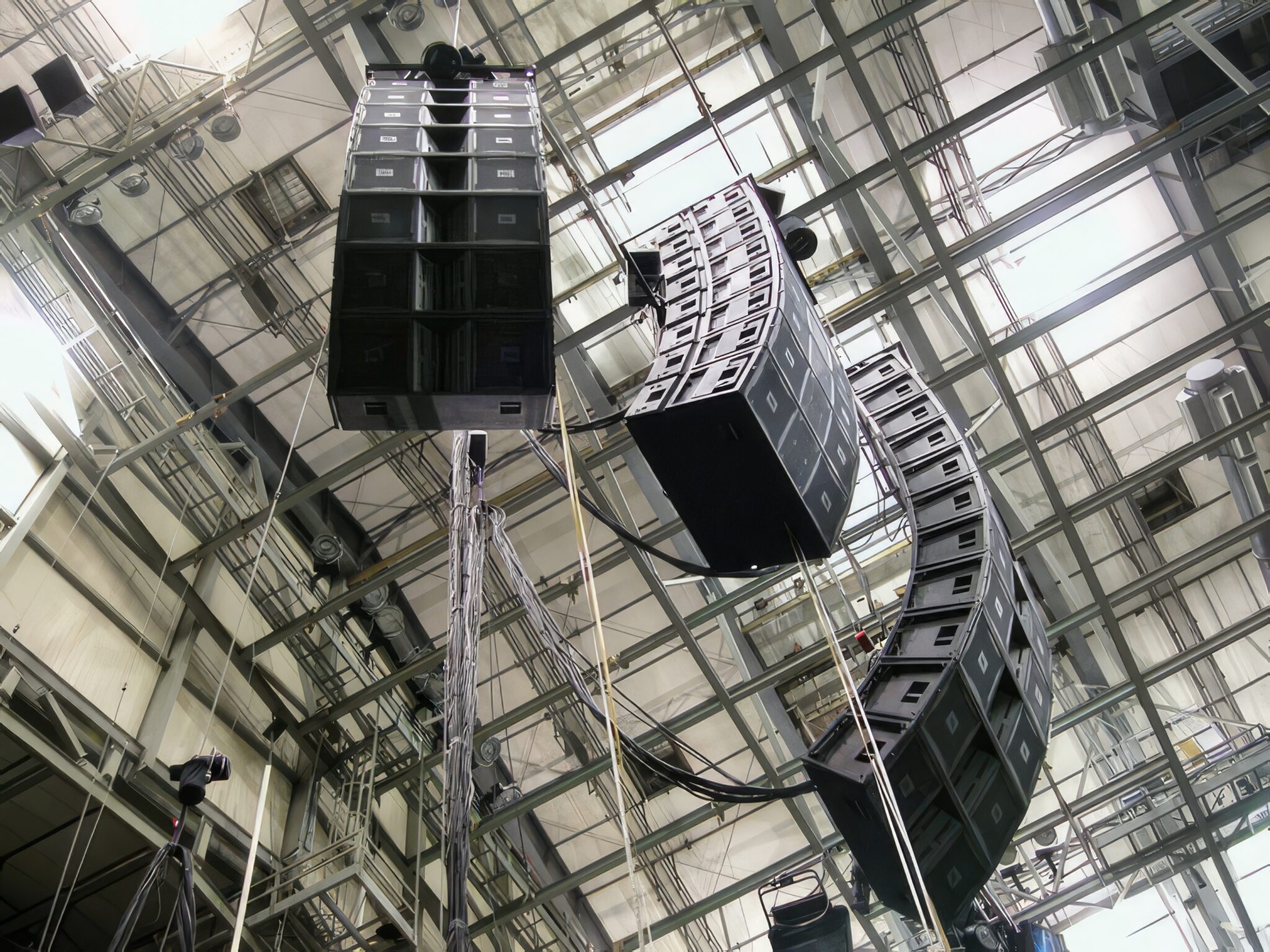 Line Array vs Point Source: Thailand Audio Guide | Clubtek